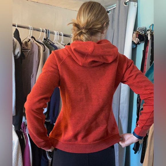 🌹Red cropped Nike hoodie🌹 - Picture 2 of 7